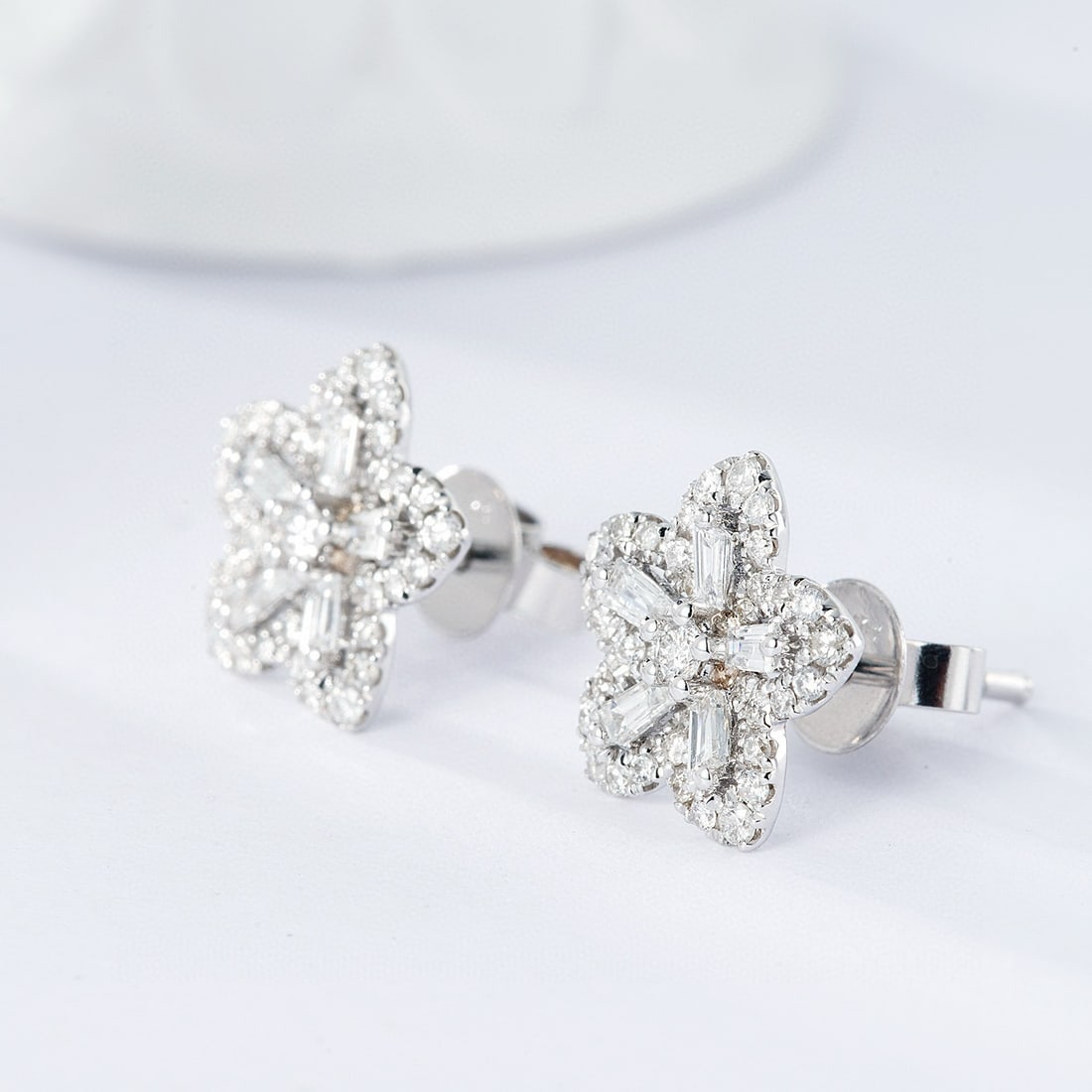 14k Gold 0.46 Ctw Natural H Diamond Earrings - 2