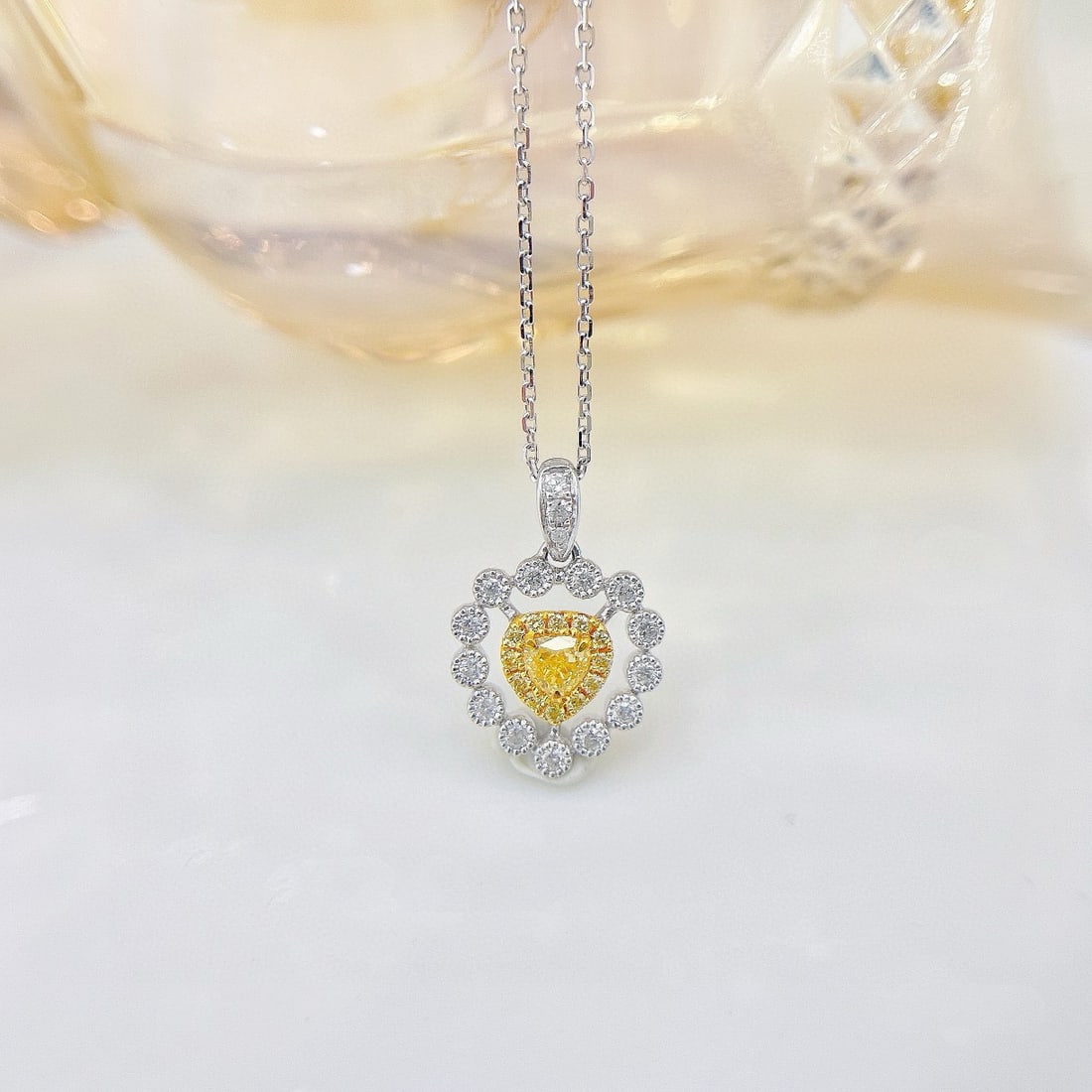 14k Gold 0.29 Ctw Natural H Diamond Pendant( Without Chain ): Ref:230987102 // gold content:14k gold // main gemstone:diamond // shape:heart // carat weight:0. 13ct // clarity grade:vs-si // color:h // treatment:natural // cut grade:g // // adjacent gemstone 2