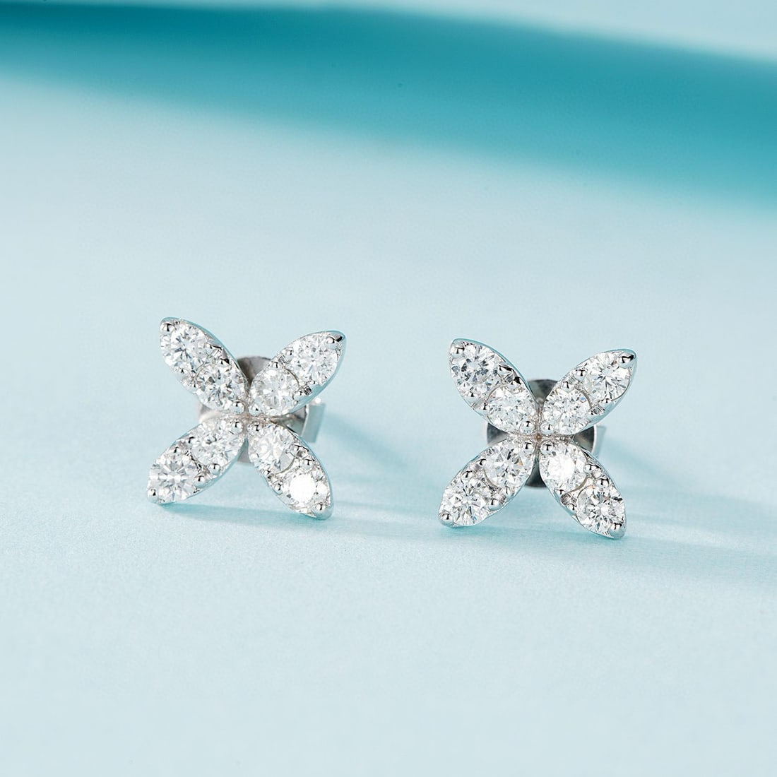 14k Gold 0.48 Ct Natural H Diamond Earrings: Ref:230987105 // gold content:14k gold // main gemstone:diamond // shape:round // carat weight:0. 48ct // clarity grade:vs-si // color:h // treatment:natural // cut grade:g // // adjacent gemstone 2