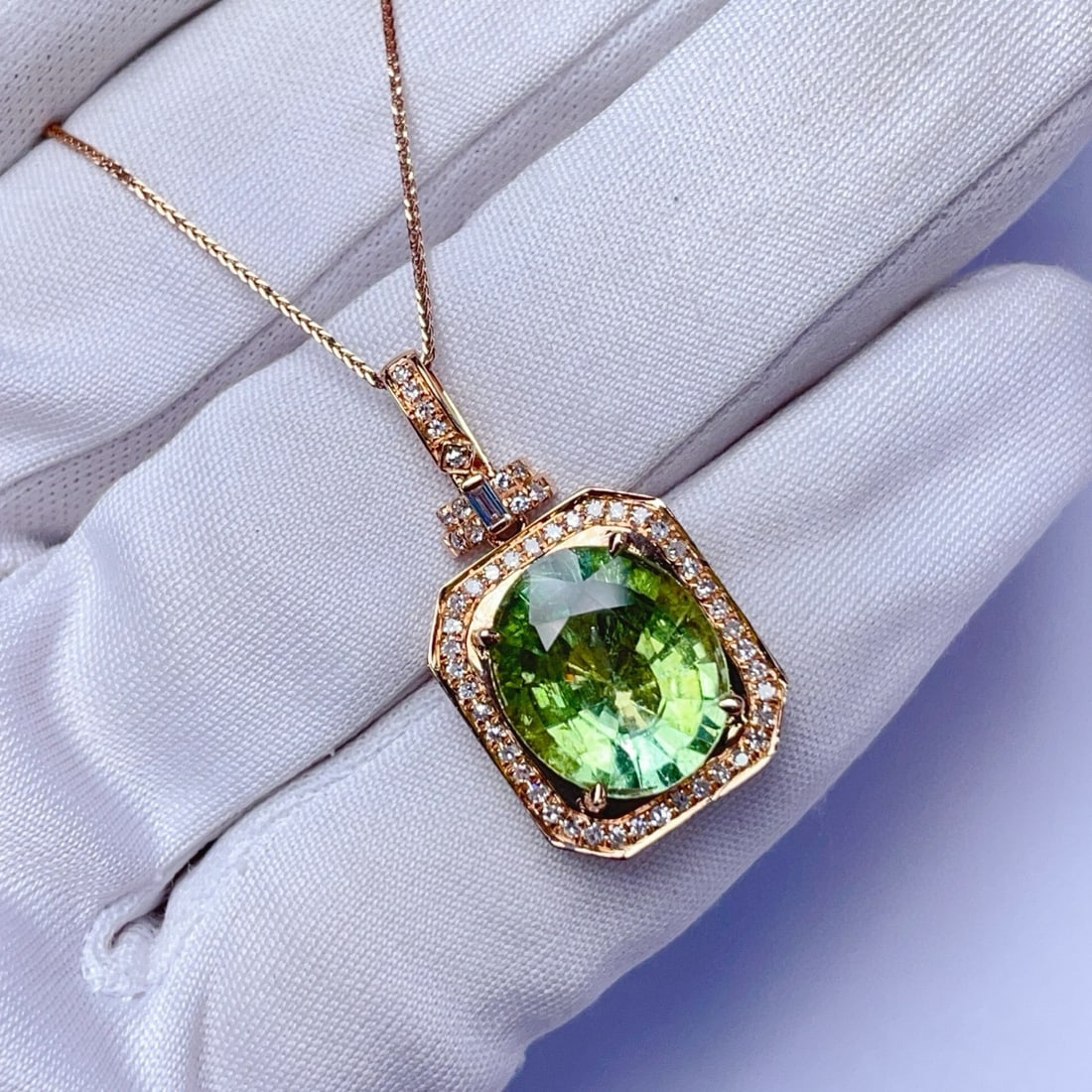 14k Gold 5.23 Ctw Natural Tourmaline & Diamond Pendant( Without Chain ): Ref:230987108 // gold content:14k gold // main gemstone:tourmaline // shape:oval // carat weight:4. 95ct // clarity grade:vs-si // color:green // treatment:natural // cut grade:g // // adjacent