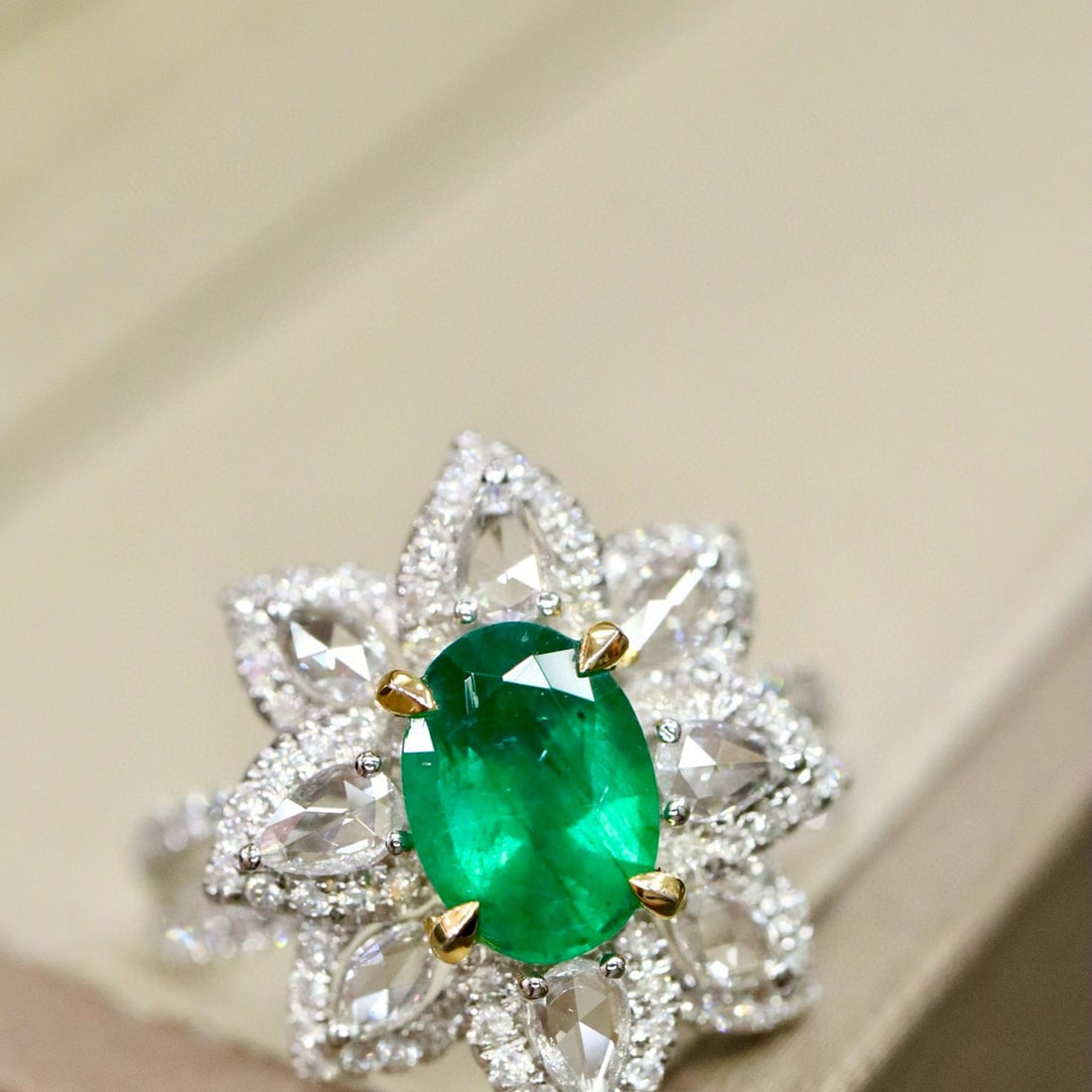 14k Gold 1.86 Ctw Natural Emerald & Diamond Ring - 6