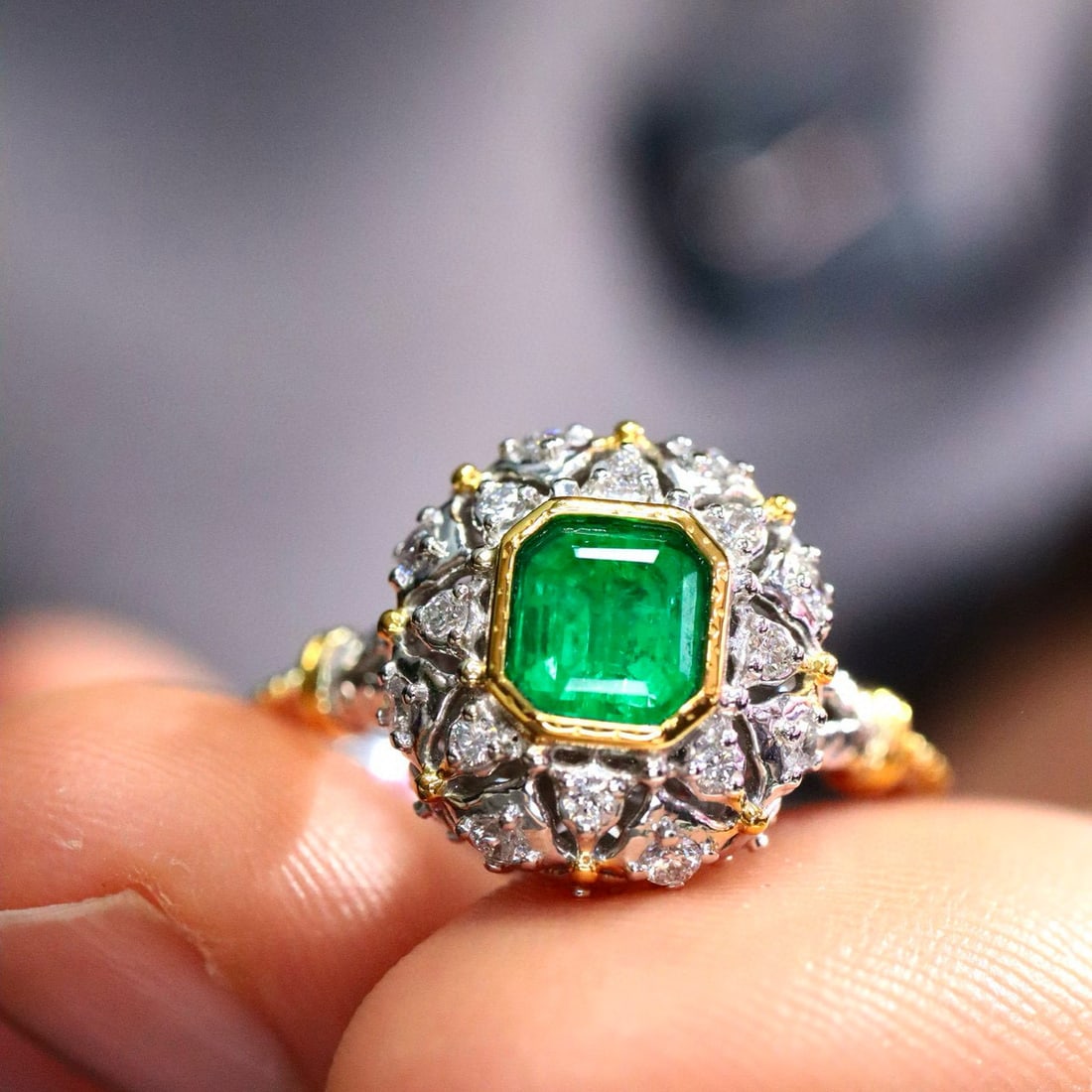 14k Gold 1.03 Ctw Natural Emerald & Diamond Ring: Ref:230987116 // gold content:14k gold // ring size:7. 25us // // main gemstone:emerald // shape:cushion // carat weight:0. 63ct // clarity grade:vs-si // color:green // treatment:natural // cut grade