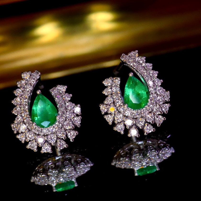 14k Gold 1.05 Ctw Natural Emerald & Diamond Earrings - 3
