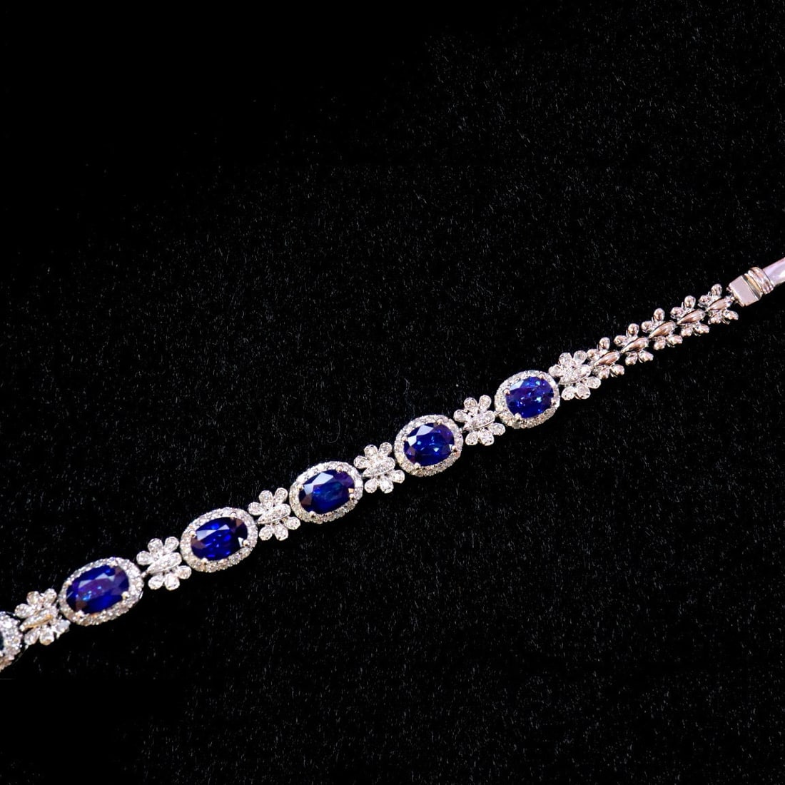 14k Gold 7.80 Ctw Natural Sapphire & Diamond Bracelet - 3
