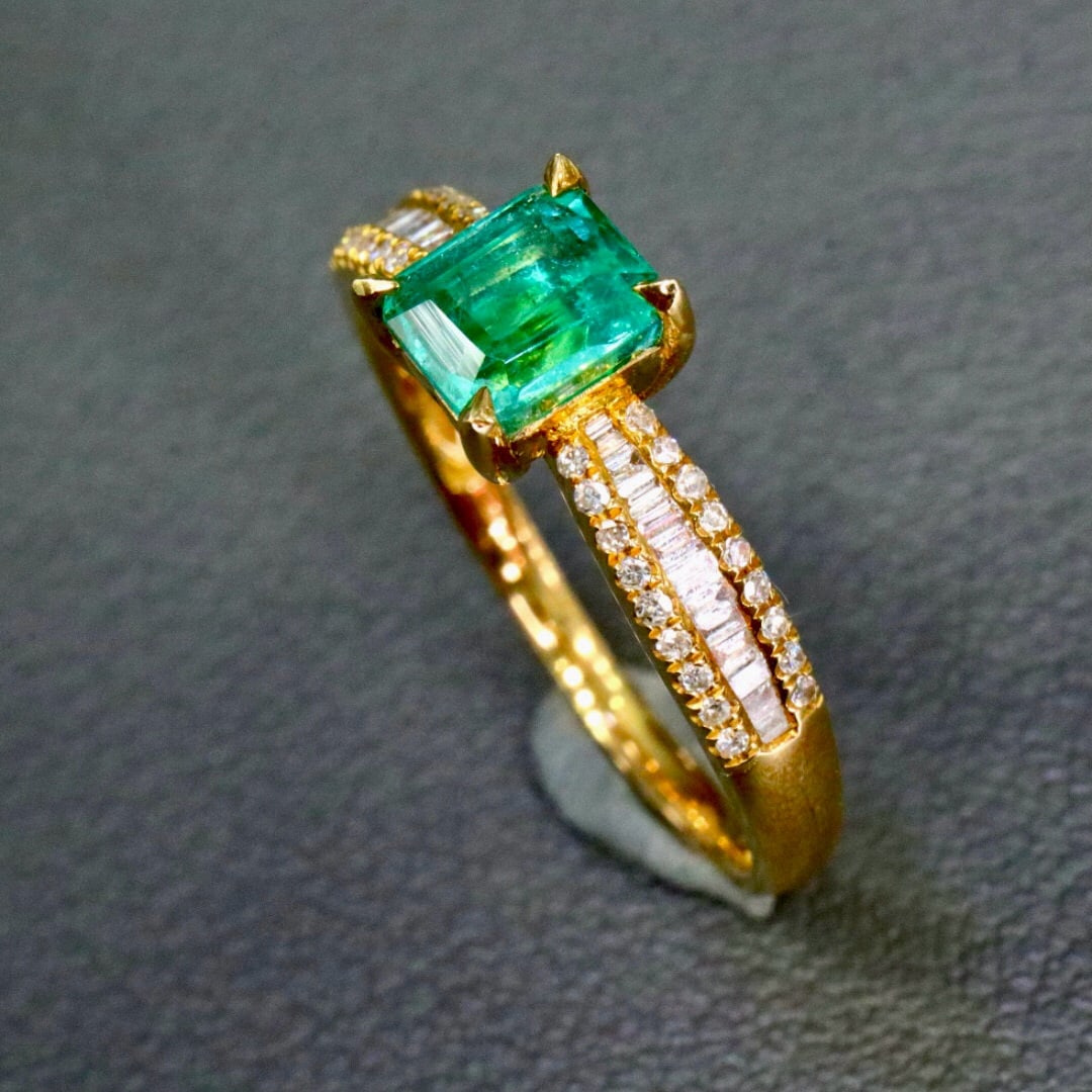 14k Gold 0.94 Ctw Natural Emerald & Diamond Ring - 5