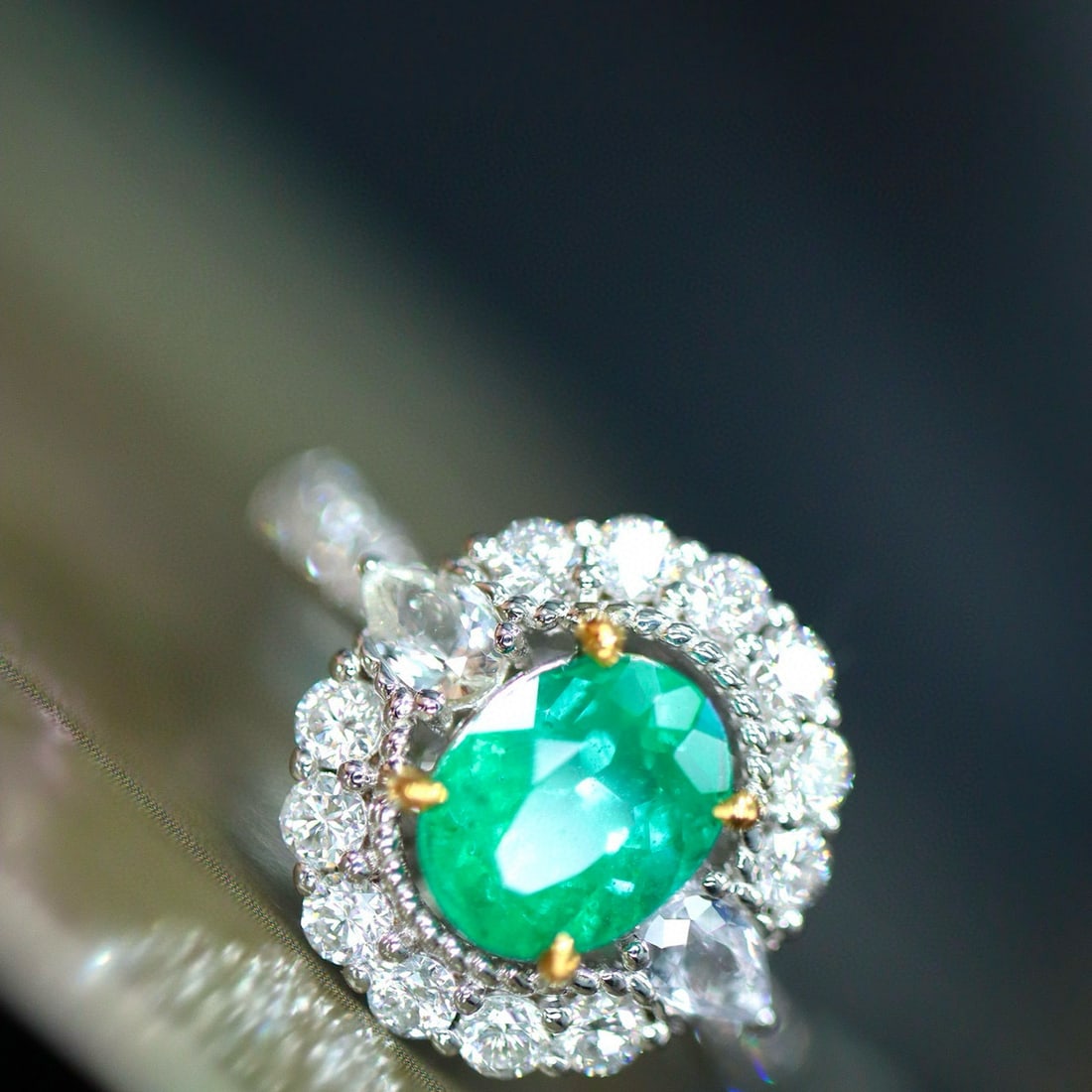 14k Gold 1.52 Ctw Natural Emerald & Diamond Ring - 6