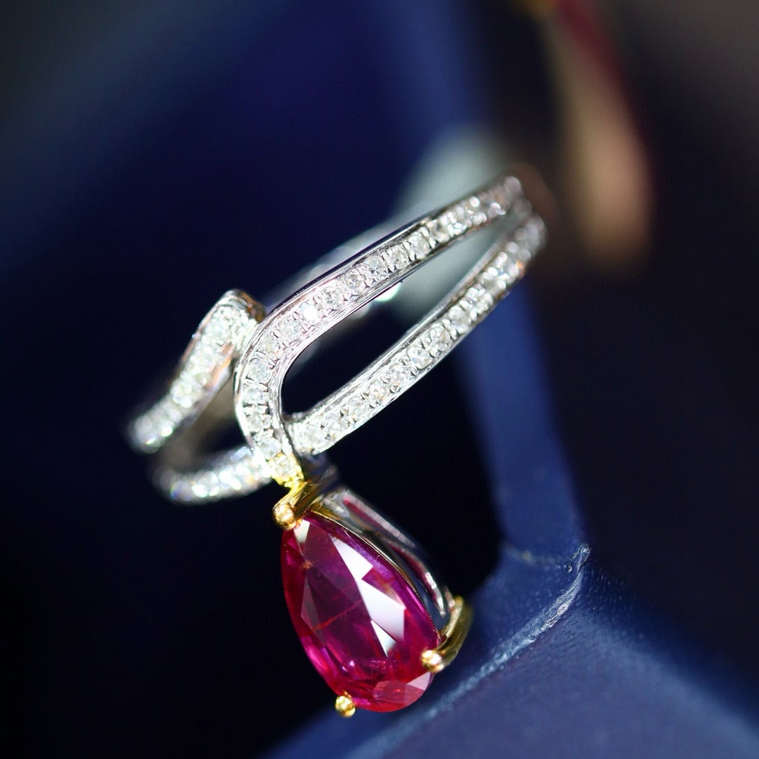 14k Gold 1.69 Ctw Natural Ruby & Diamond Ring - 4