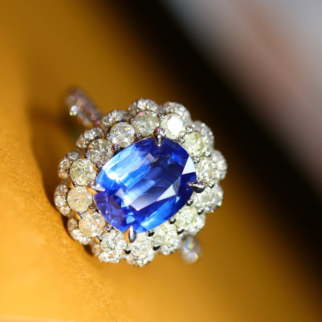 14k Gold 2.95 Ctw Natural Sapphire & Diamond Ring - 2
