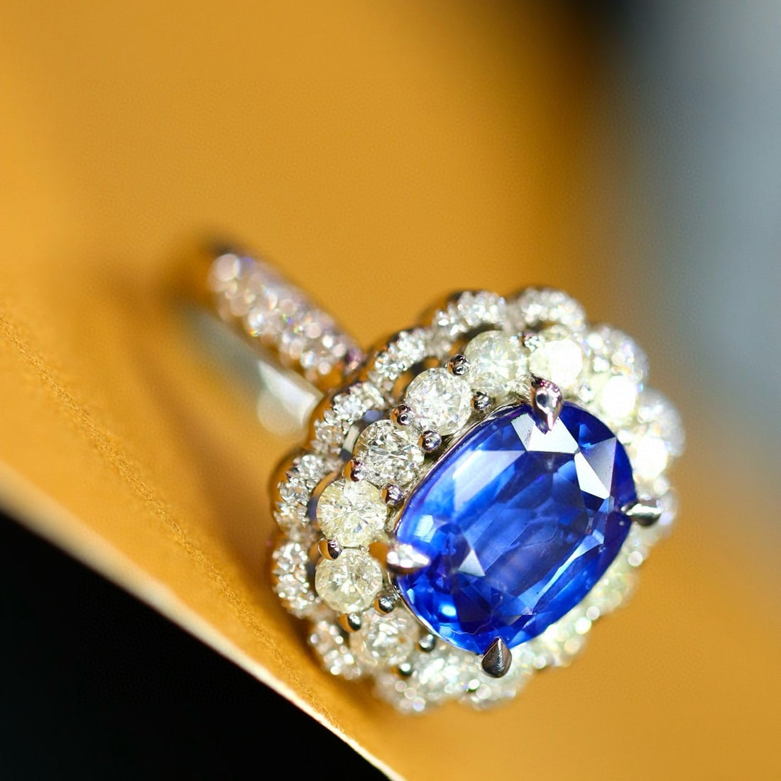 14k Gold 2.95 Ctw Natural Sapphire & Diamond Ring - 5