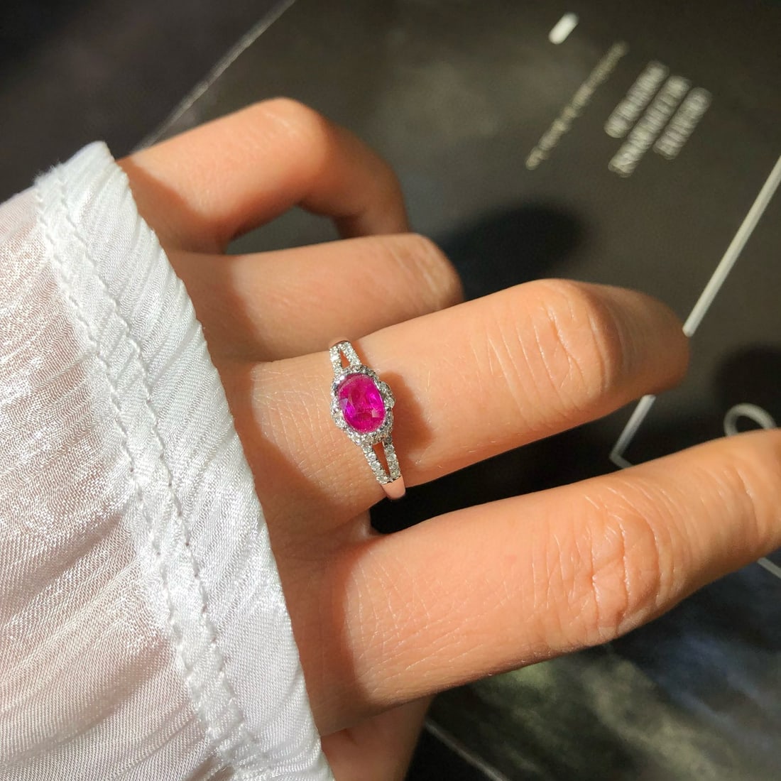 14k Gold 1.07 Ctw Natural Ruby & Diamond Ring - 5