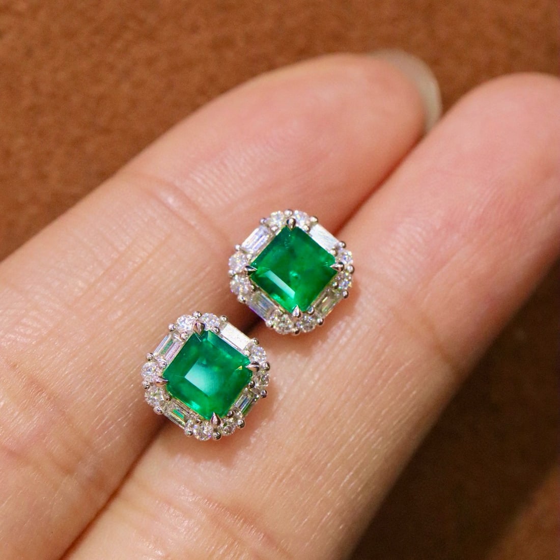 14k Gold 1.59 Ctw Natural Emerald & Diamond Earrings - 4