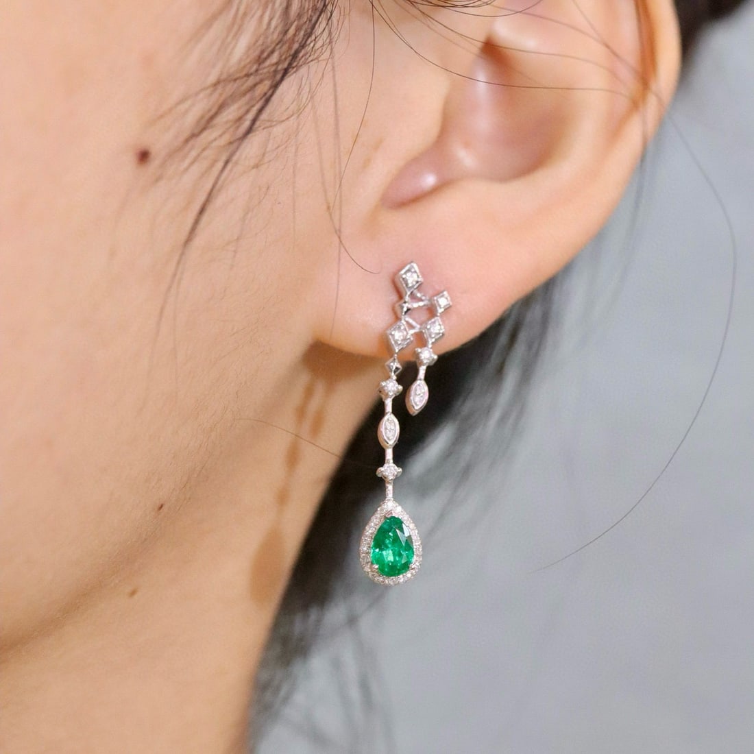 14k Gold 1.12 Ctw Natural Emerald & Diamond Earrings - 6