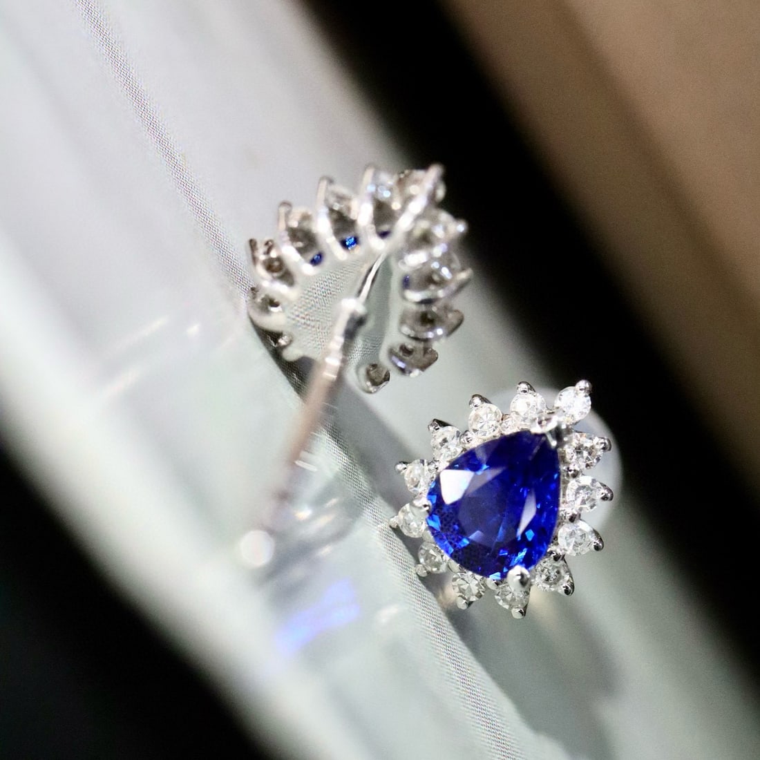 14k Gold 0.87 Ctw Natural Sapphire & Diamond Earrings - 5