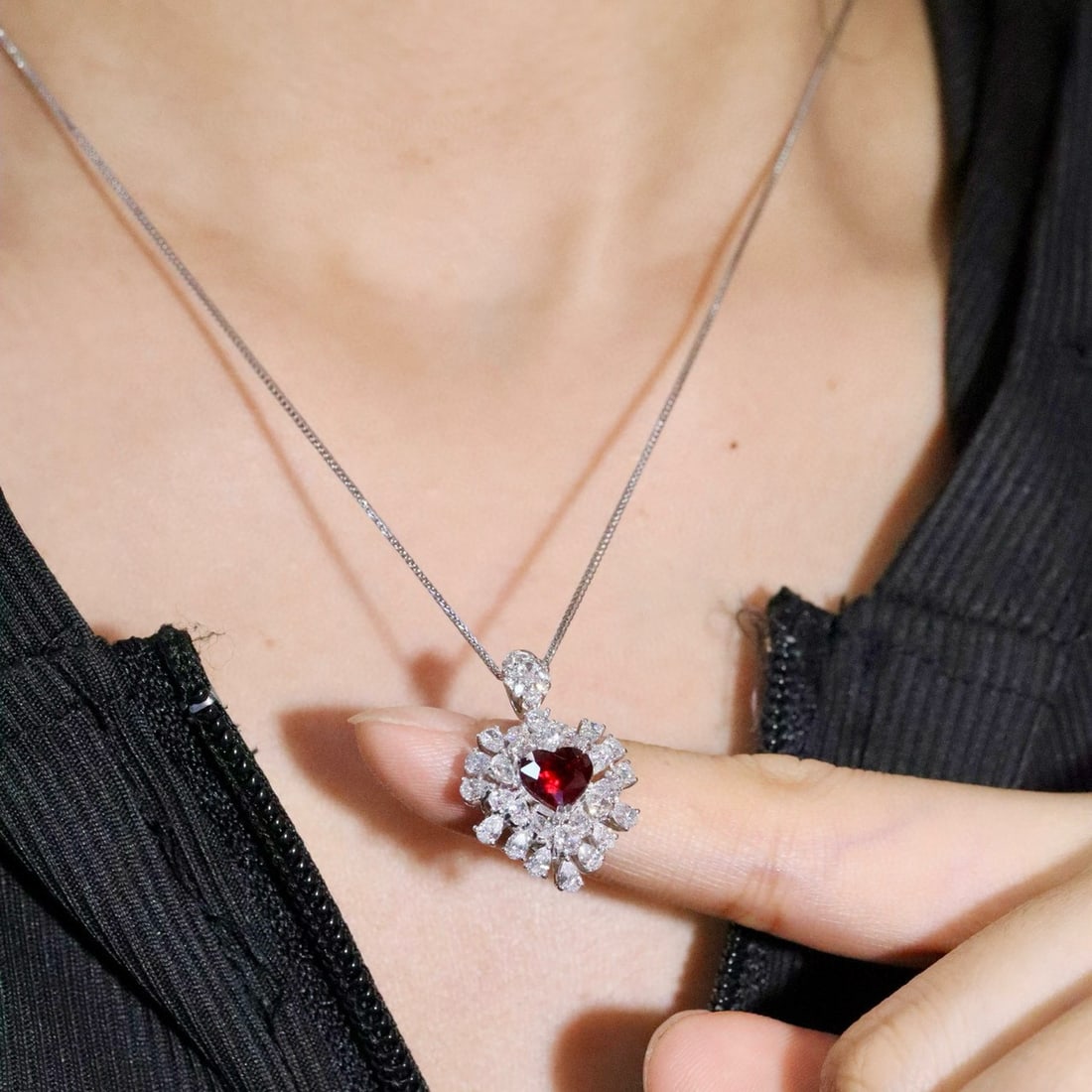 14k Gold 1.77 Ctw Natural Ruby & Diamond Ring - 4