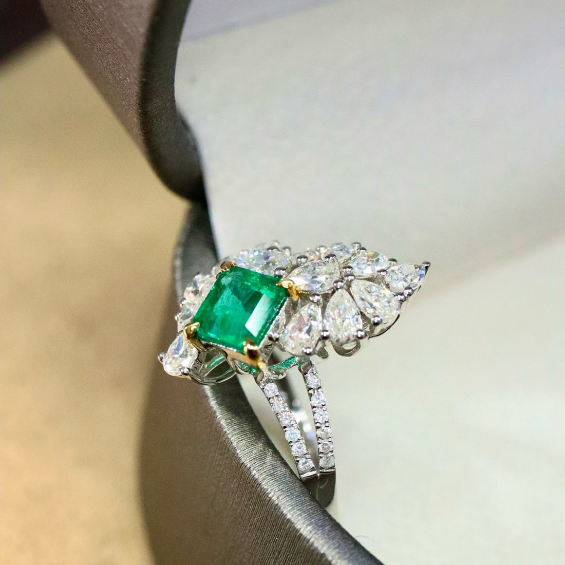 14k Gold 1.22 Ctw Natural Emerald & Diamond Ring - 3