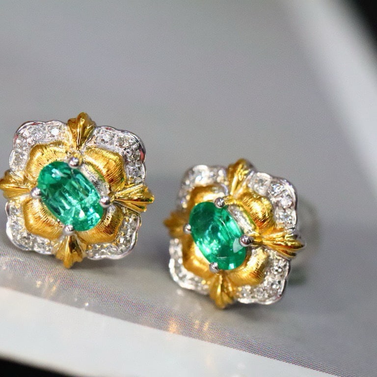 14k Gold 0.50 Ctw Natural Emerald & Diamond Earrings - 4