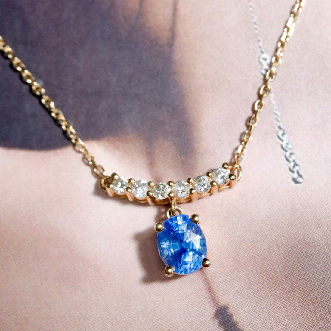 14k Gold 0.59 Ctw Natural Sapphire & Diamond Pendant( Without Chain ): Ref:230987167 // gold content:14k gold // main gemstone:sapphire // shape:oval // carat weight:0. 50ct // clarity grade:vs-si // color:blue // treatment:natural // cut grade:g // // adjacent gemstone