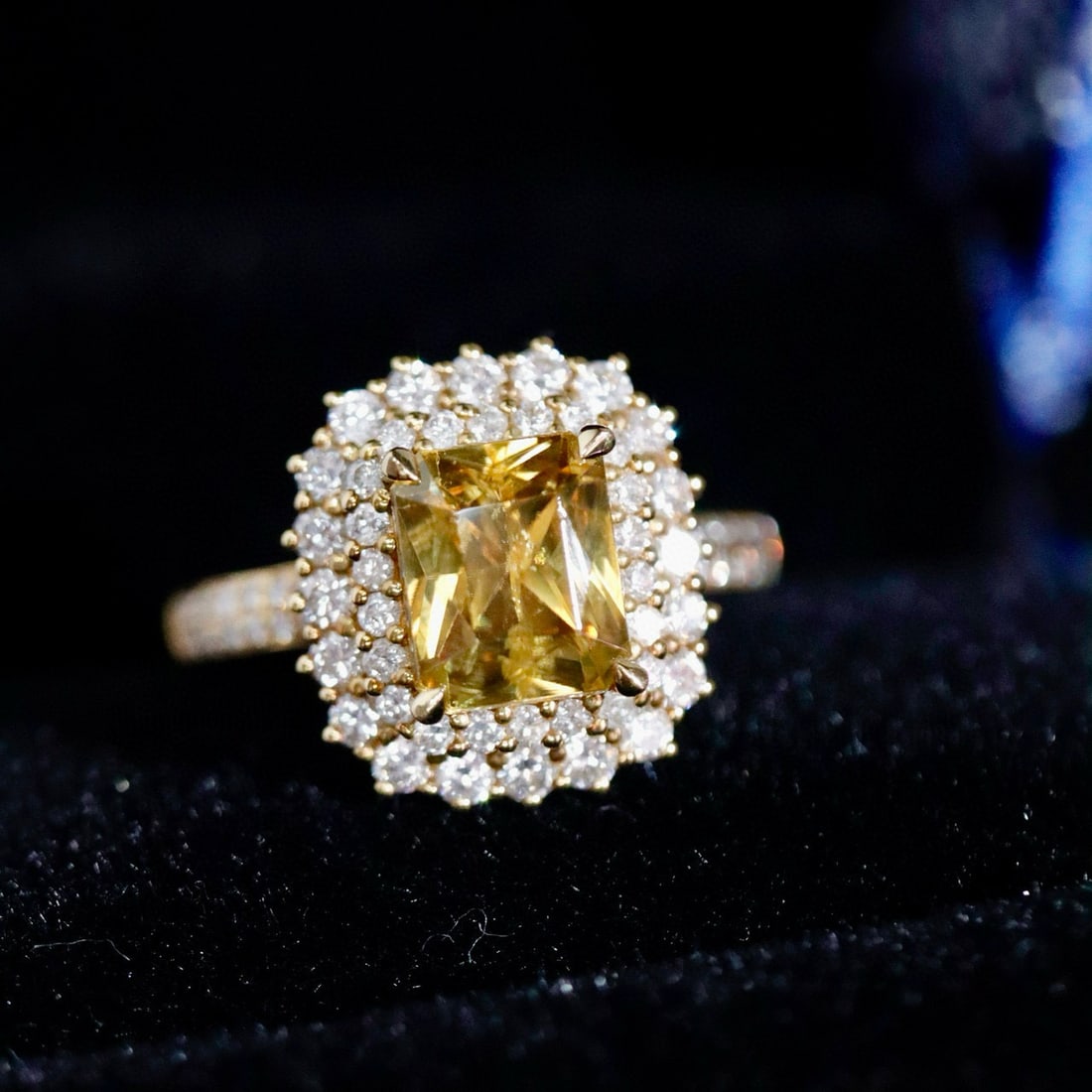 14k Gold 3.15 Ctw Natural Sapphire & Diamond Ring: Ref:230987168 // gold content:14k gold // ring size:7. 25us // // main gemstone:sapphire // shape:cushion // carat weight:2. 47ct // clarity grade:vs-si // color:yellow // treatment:natural // cut gra