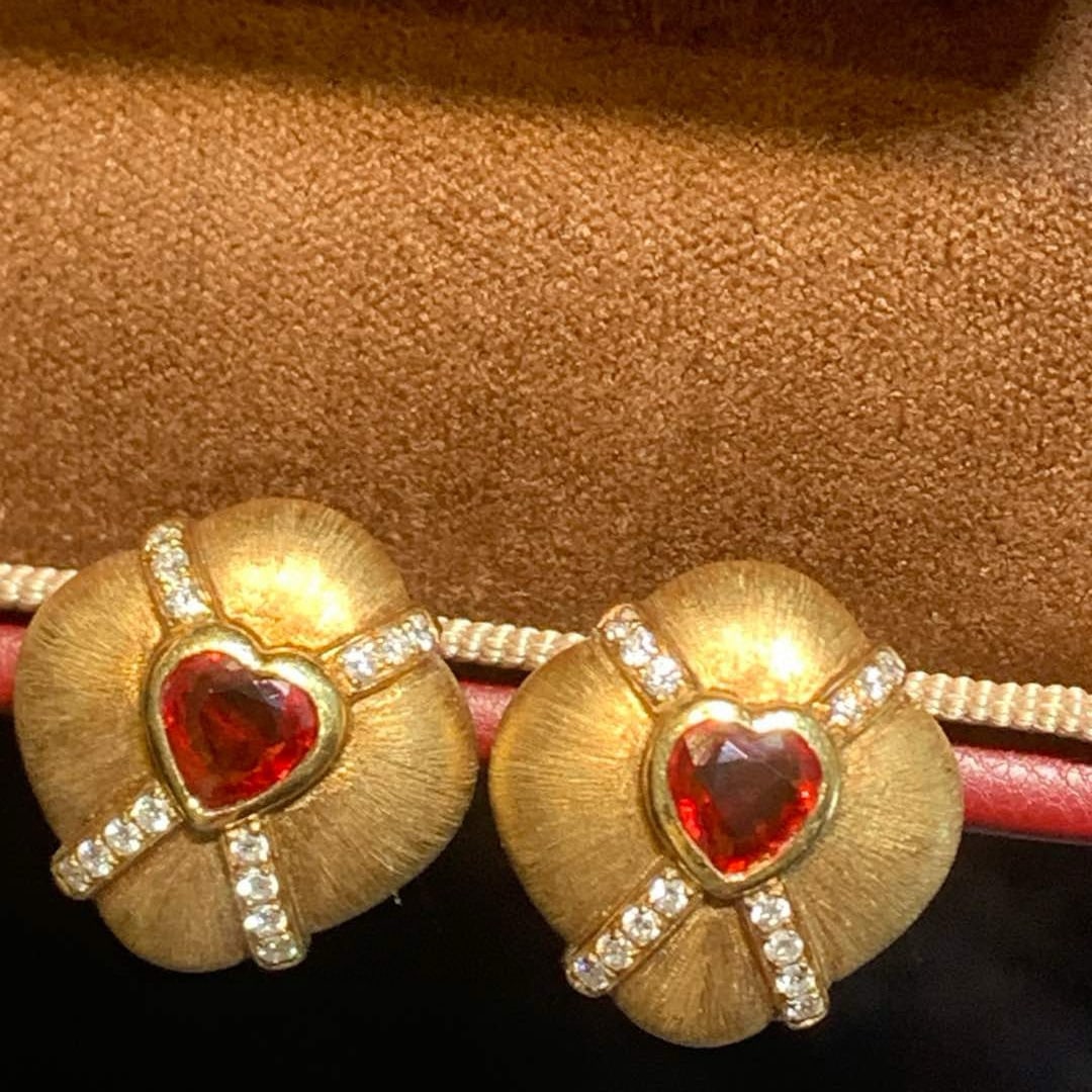 14k Gold 1.29 Ctw Natural Ruby & Diamond Earrings: Ref:230987175 // gold content:14k gold // main gemstone:ruby // shape:heart // carat weight:1. 06ct // color:red // treatment:natural // cut grade:g // // adjacent gemstone 2 : diamond // shape:baguet
