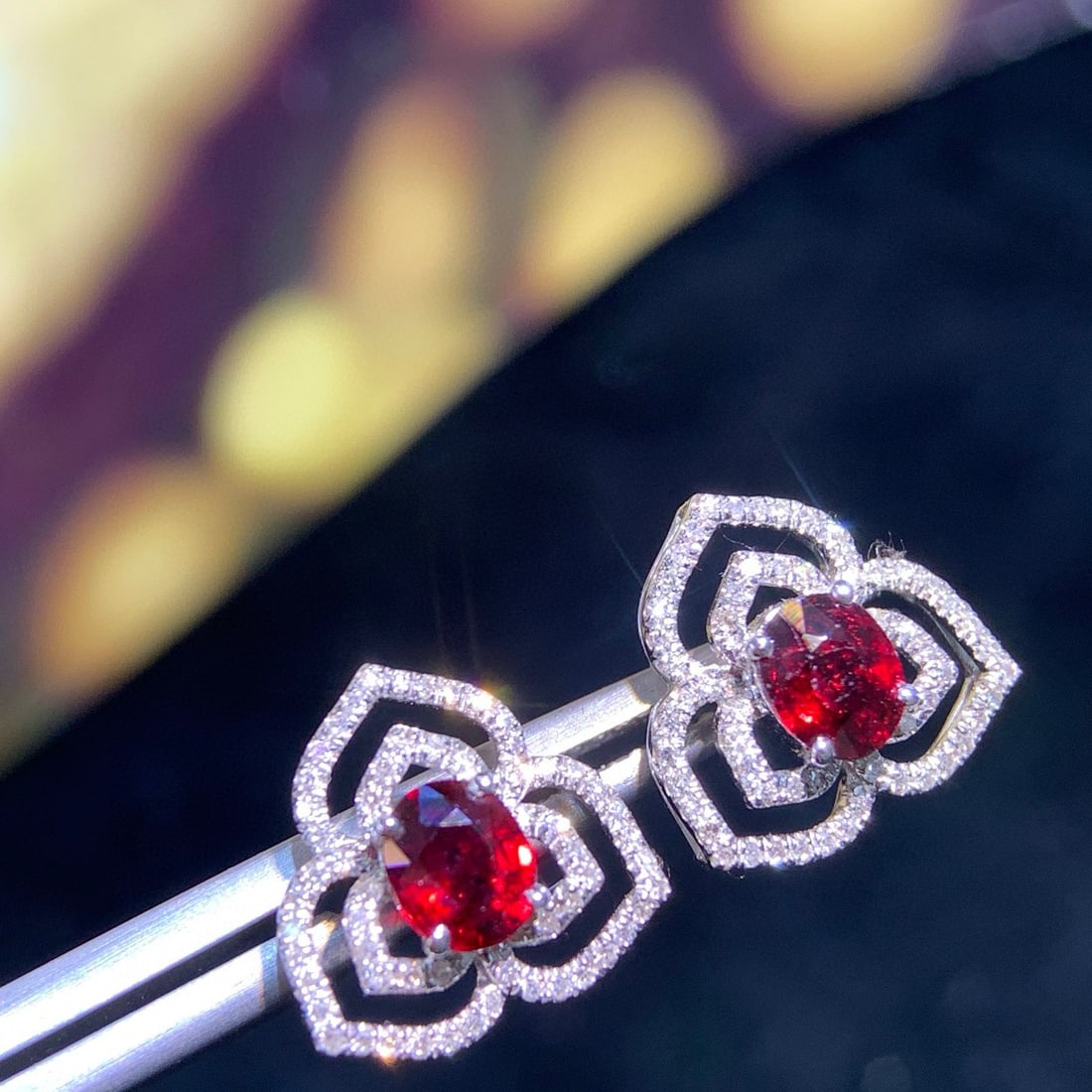 14k Gold 0.96 Ct Natural Ruby & Diamond Earrings: Ref:230987178 // gold content:14k gold // main gemstone:ruby // shape:oval // carat weight:0. 96ct // color:red // treatment:natural // cut grade:g // // adjacent gemstone 2 : diamond // clarity