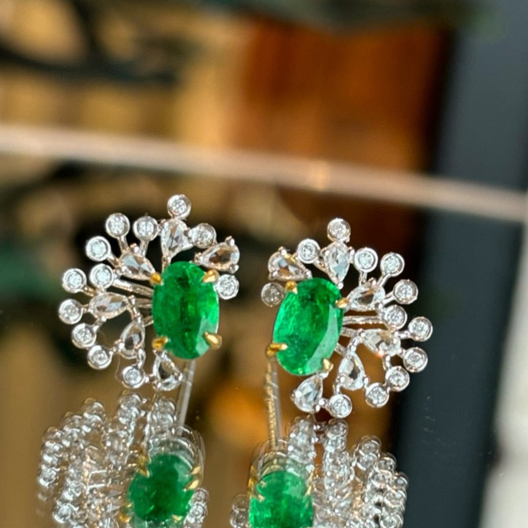 14k Gold 0.80 Ct Natural Emerald & Diamond Earrings - 2