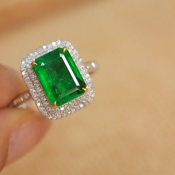 14k Gold 2.9 Ct Natural Emerald & Diamond Ring: Ref:230987186 // gold content:14k gold // ring size:7. 25us // // main gemstone:emerald // shape:emerald // carat weight:2. 9ct // color:green // treatment:natural // cut grade:g // // adjacent