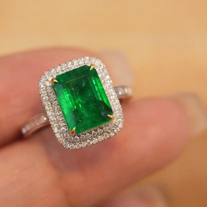 14k Gold 2.9 Ct Natural Emerald & Diamond Ring - 2
