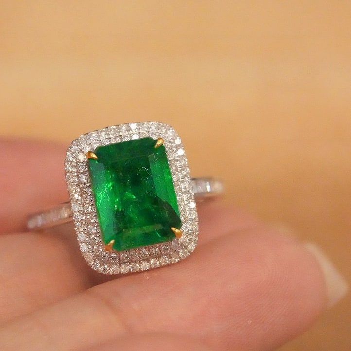 14k Gold 2.9 Ct Natural Emerald & Diamond Ring - 3