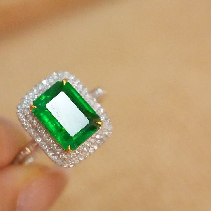 14k Gold 2.9 Ct Natural Emerald & Diamond Ring - 7