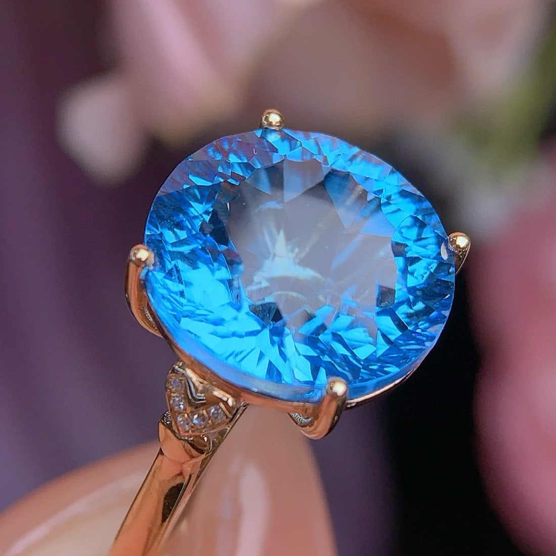 14k Gold 11.3 Ct Natural Topaz & Diamond Ring - 3