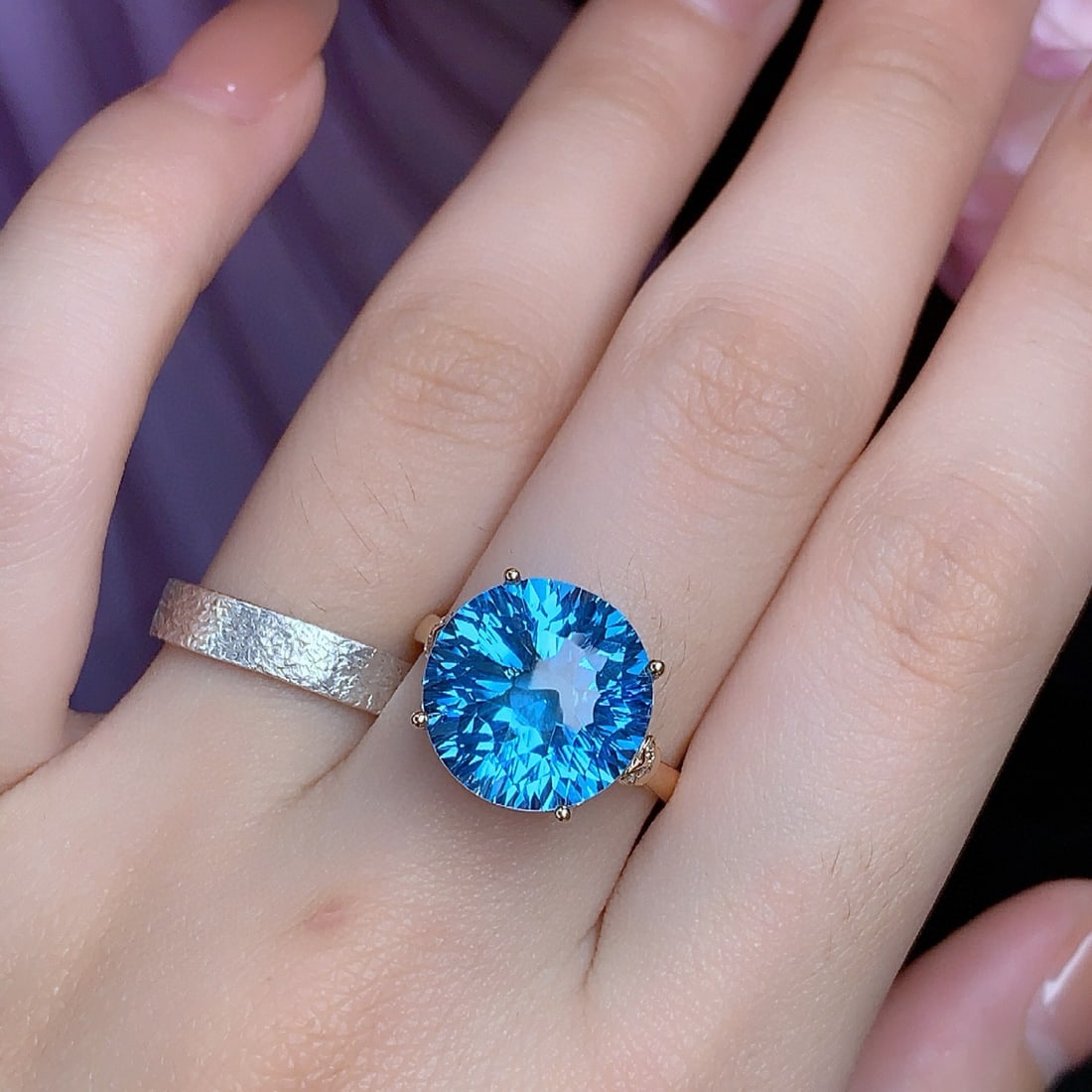 14k Gold 11.3 Ct Natural Topaz & Diamond Ring - 6