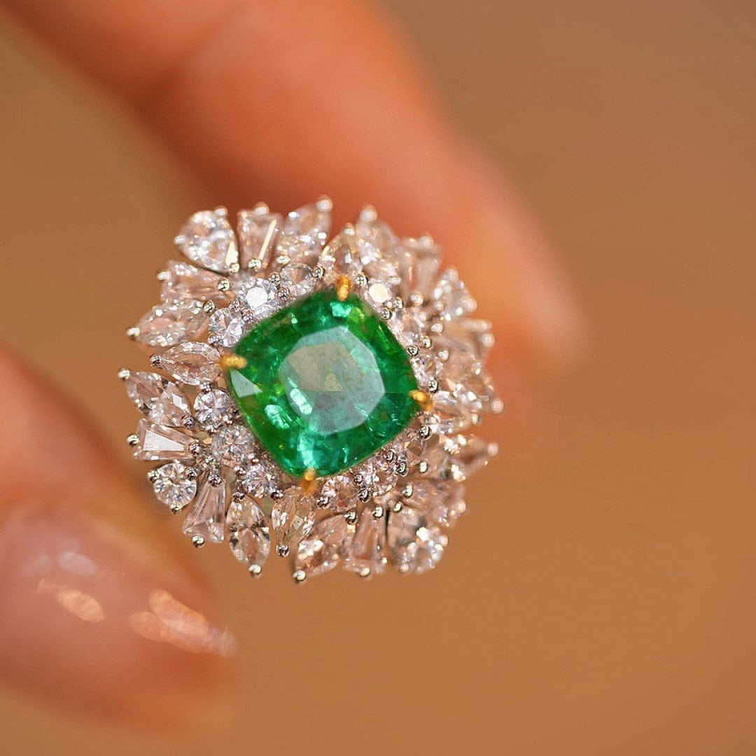 14k Gold 2.6 Ct Natural Emerald & Diamond Ring: Ref:230987189 // gold content:14k gold // ring size:7. 25us // // main gemstone:emerald // shape:cushion // carat weight:2. 6ct // color:green // treatment:natural // cut grade:g // // adjacent