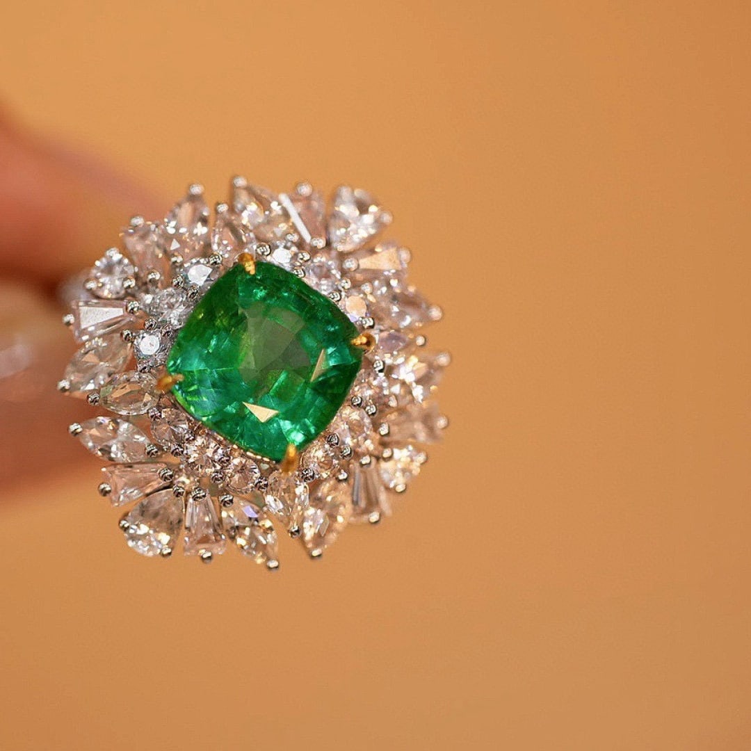 14k Gold 2.6 Ct Natural Emerald & Diamond Ring - 3