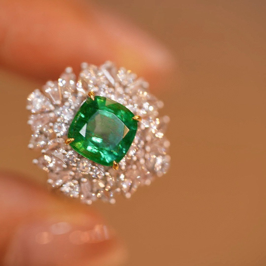 14k Gold 2.6 Ct Natural Emerald & Diamond Ring - 5