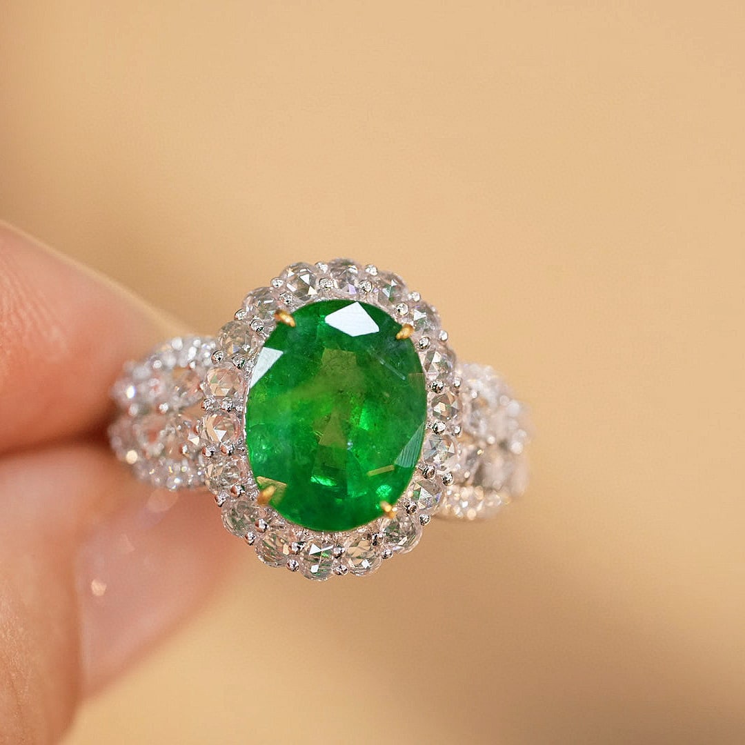 14k Gold 3.4 Ct Natural Emerald & Diamond Ring - 4