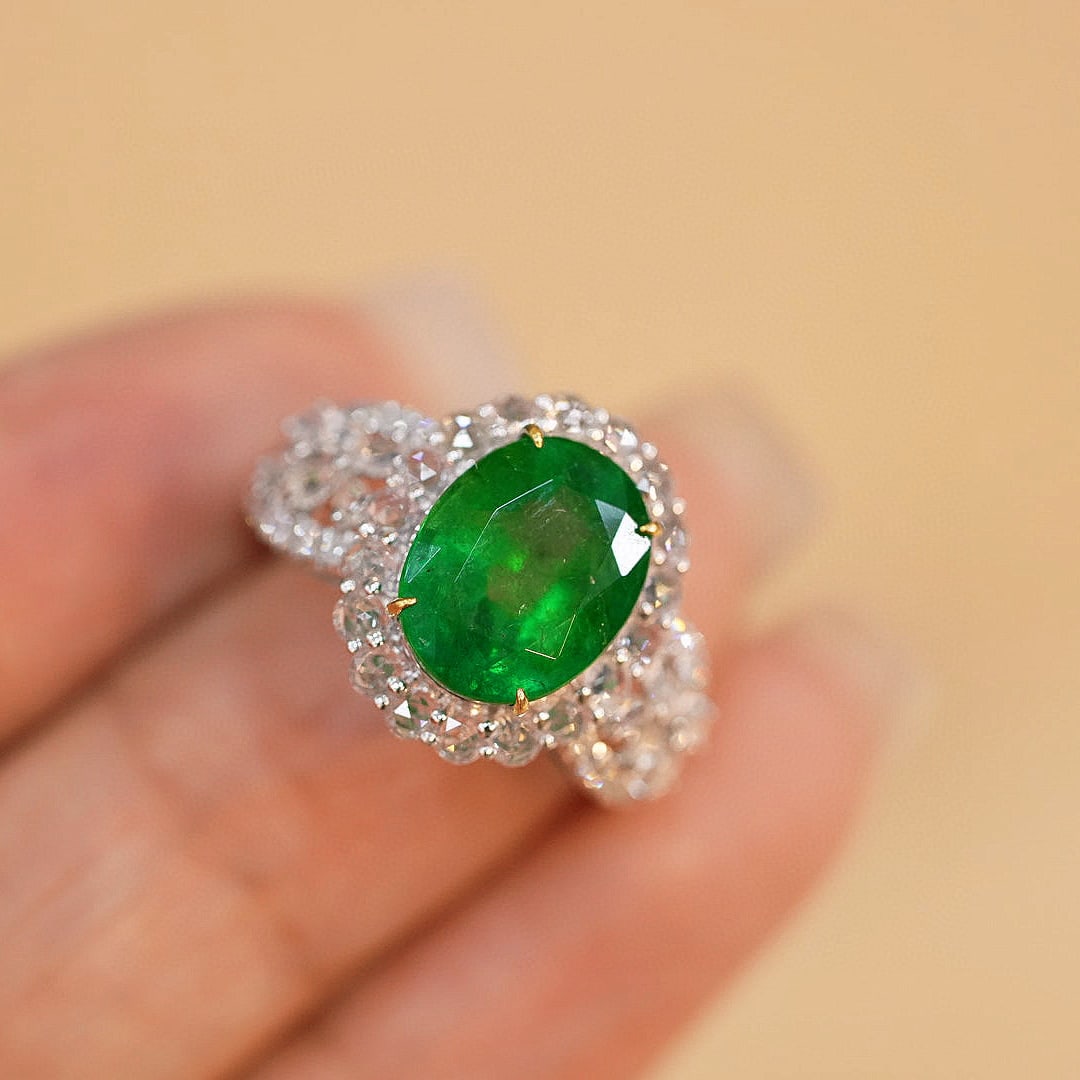 14k Gold 3.4 Ct Natural Emerald & Diamond Ring - 6