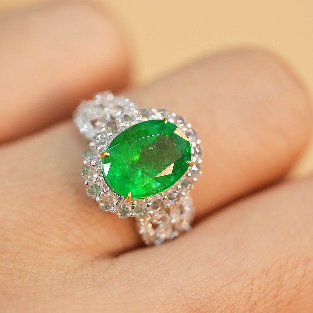 14k Gold 3.4 Ct Natural Emerald & Diamond Ring - 7