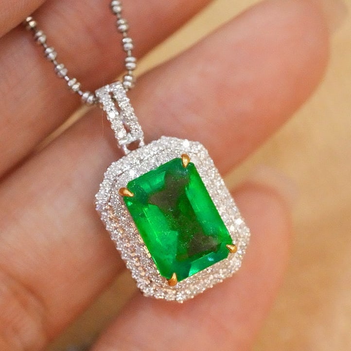 14k Gold 3.45 Ct Natural Emerald & Diamond Pendant( Without Chain ): Ref:230987193 // gold content:14k gold // main gemstone:emerald // shape:emerald // carat weight:3. 45ct // color:green // treatment:natural // cut grade:g // // adjacent gemstone 2 : diamond // clari