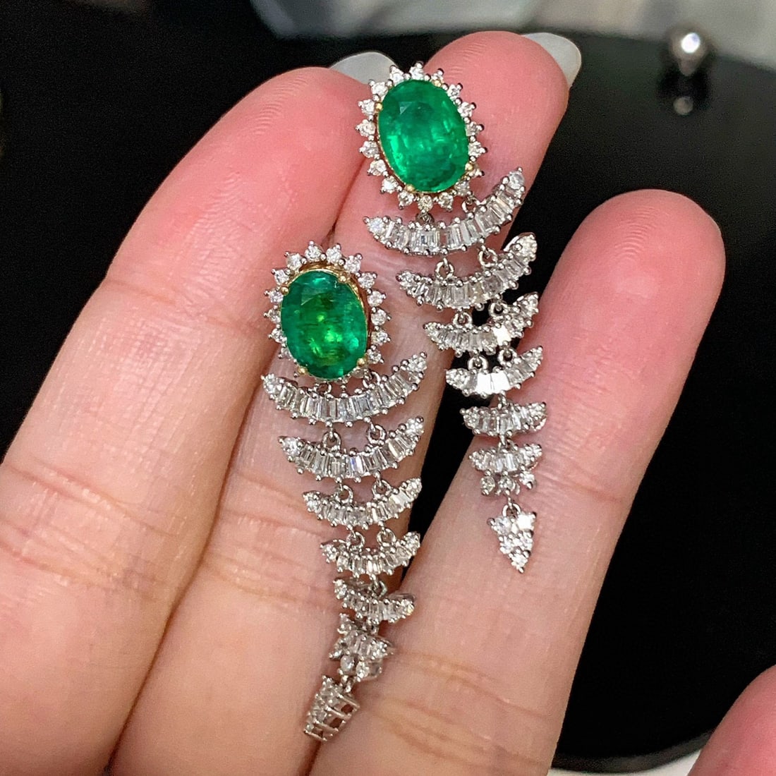 14k Gold 2.30 Ct Natural Emerald & Diamond Earrings - 3