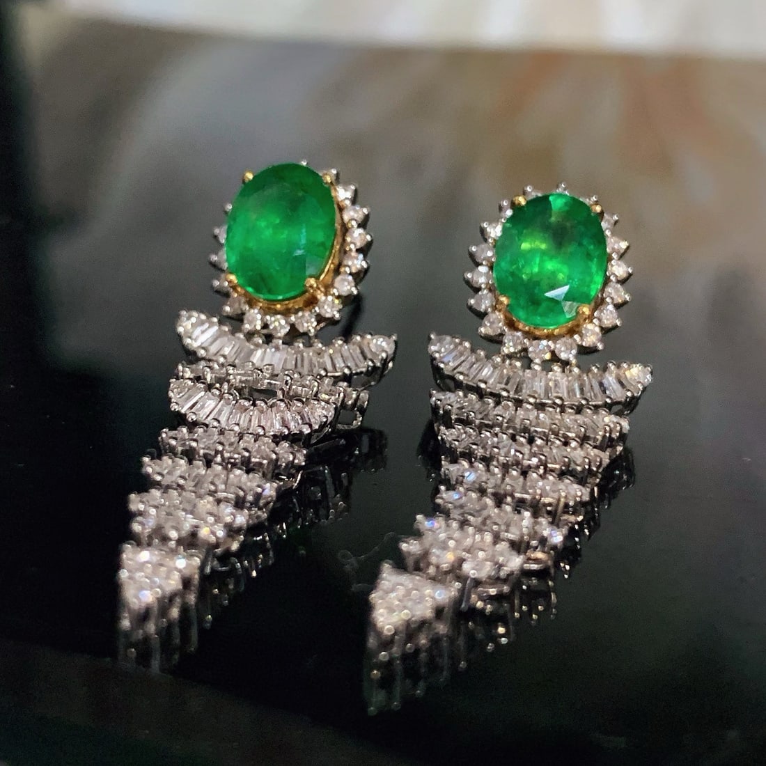 14k Gold 2.30 Ct Natural Emerald & Diamond Earrings - 6
