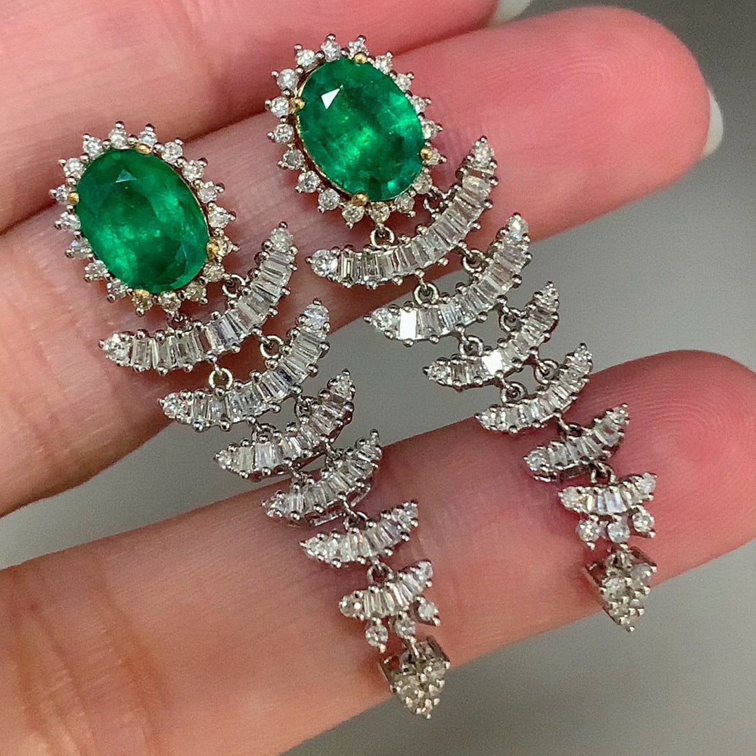 14k Gold 2.30 Ct Natural Emerald & Diamond Earrings - 8