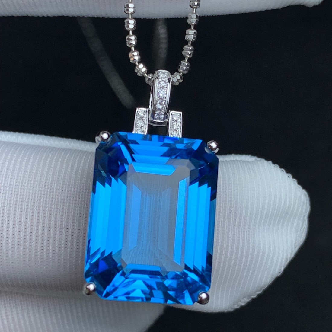 14k Gold 15.45 Ct Natural Topaz & Diamond Pendant( Without Chain ) - 4