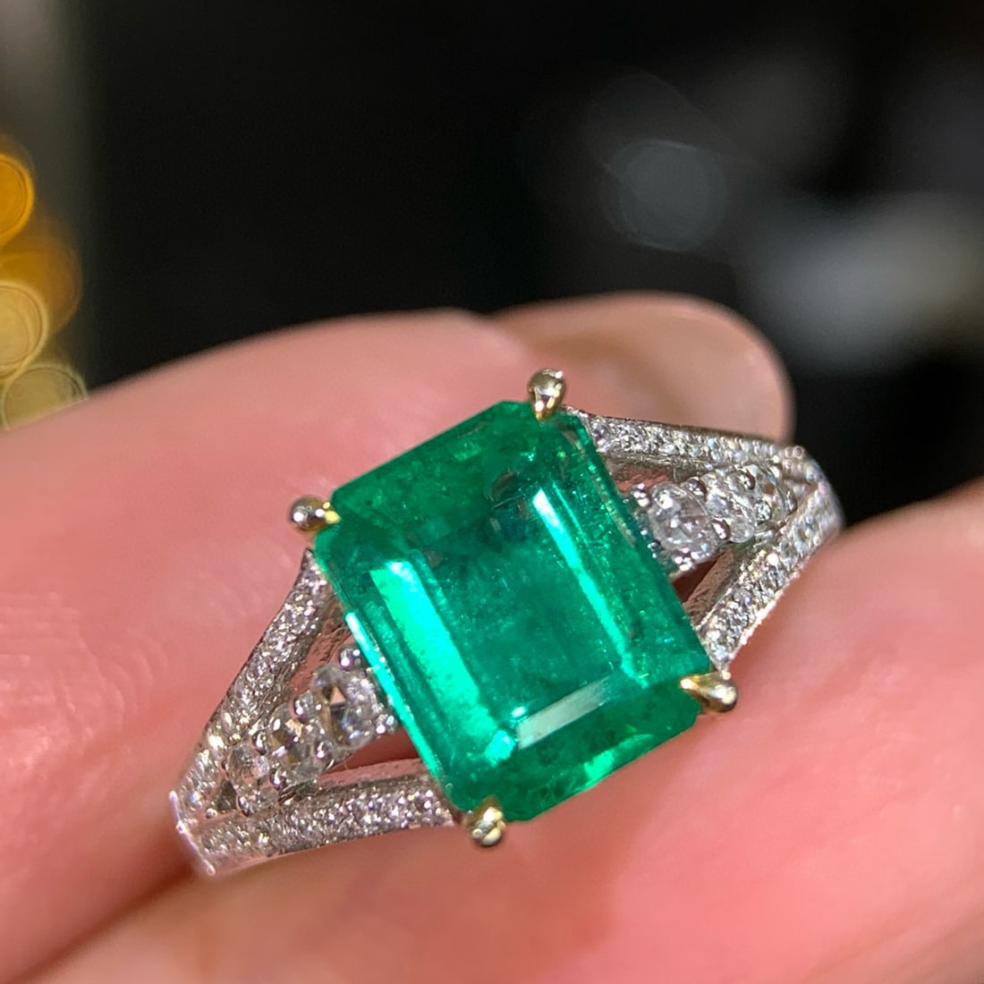 14k Gold 1.9 Ct Natural Emerald & Diamond Ring (1 of 7)