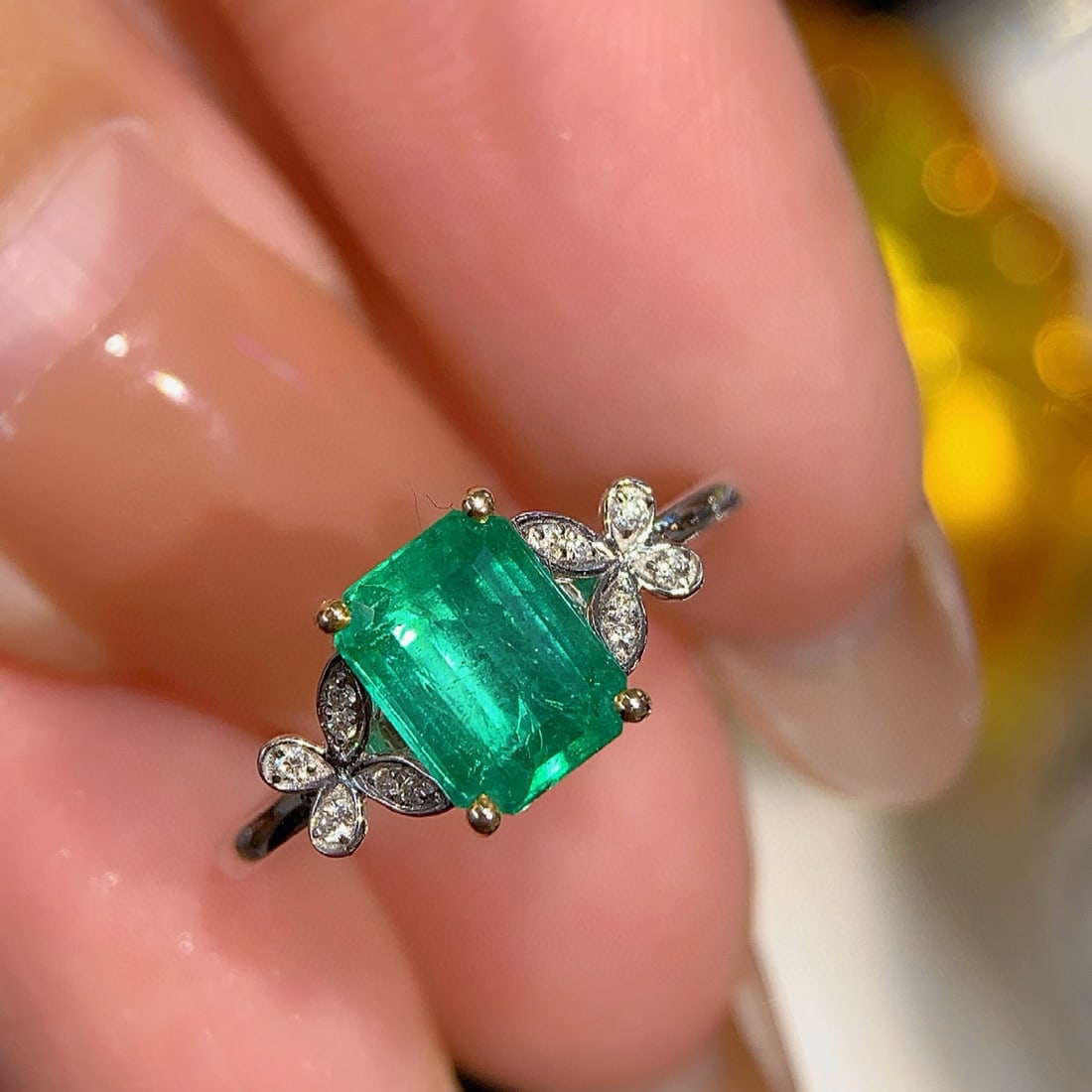 14k Gold 1.30 Ctw Natural Emerald & Diamond Ring - 2