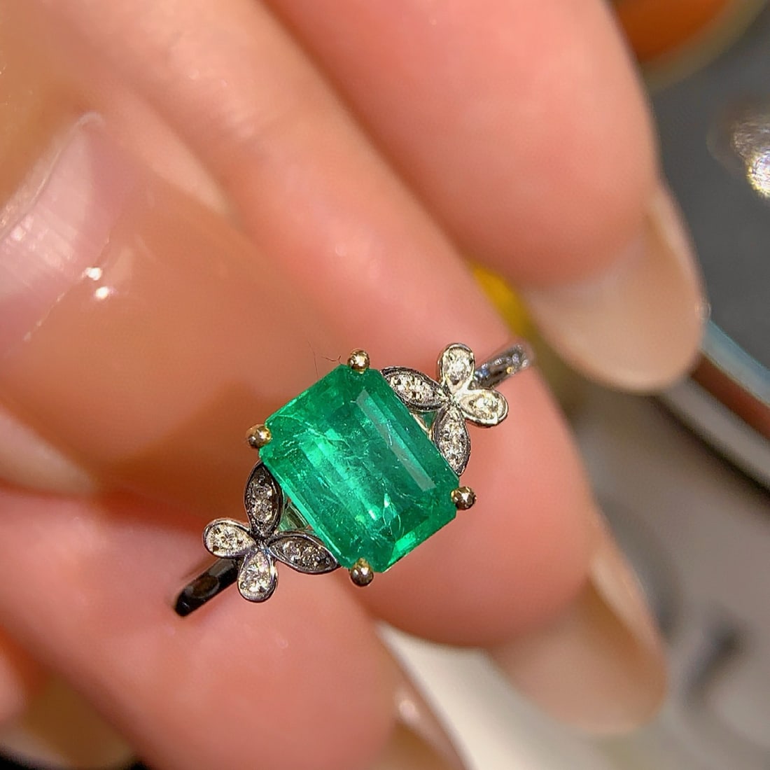 14k Gold 1.30 Ctw Natural Emerald & Diamond Ring - 3