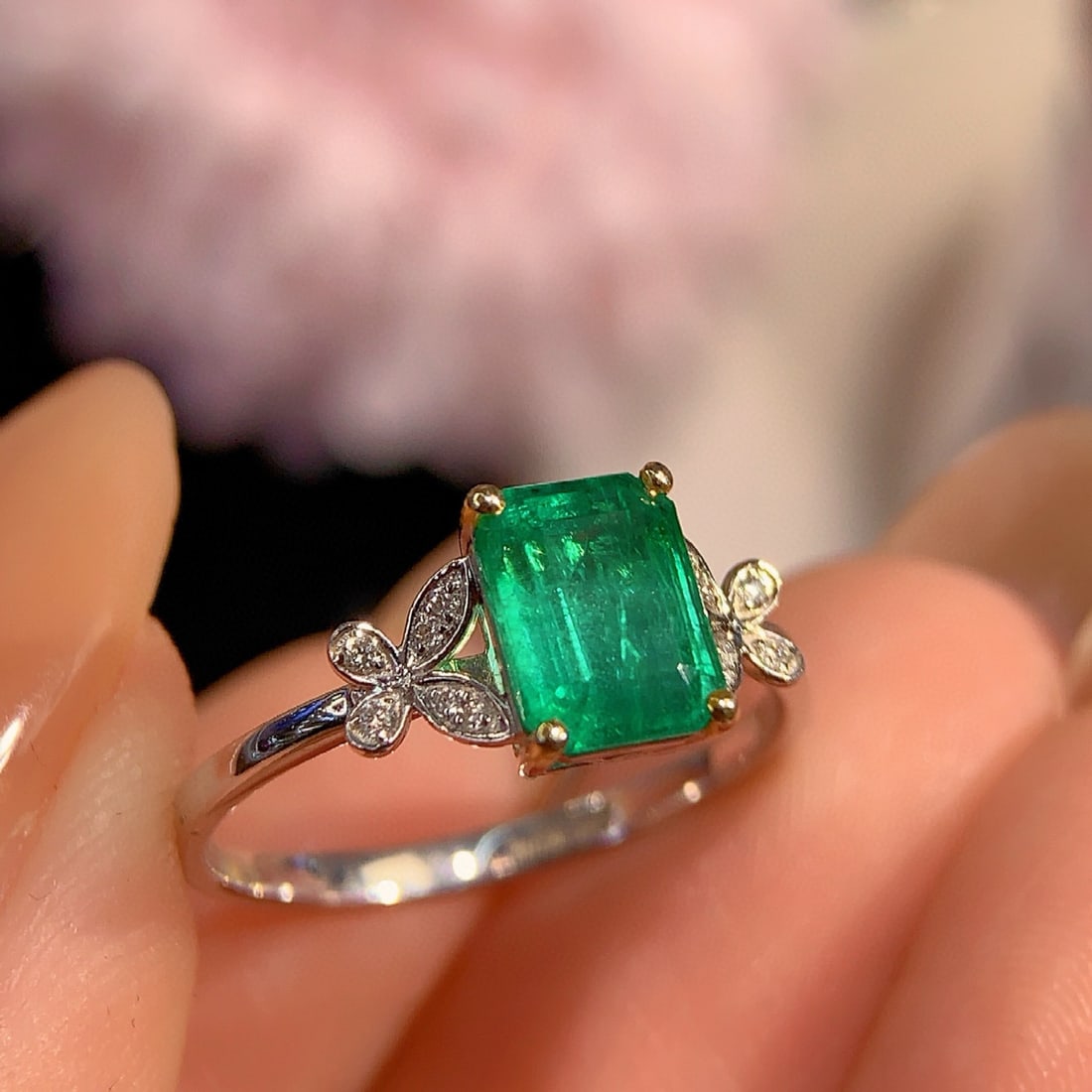 14k Gold 1.30 Ctw Natural Emerald & Diamond Ring - 4
