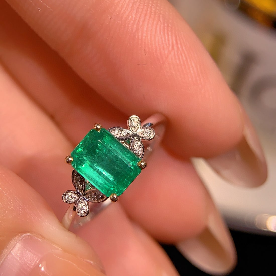 14k Gold 1.30 Ctw Natural Emerald & Diamond Ring - 5