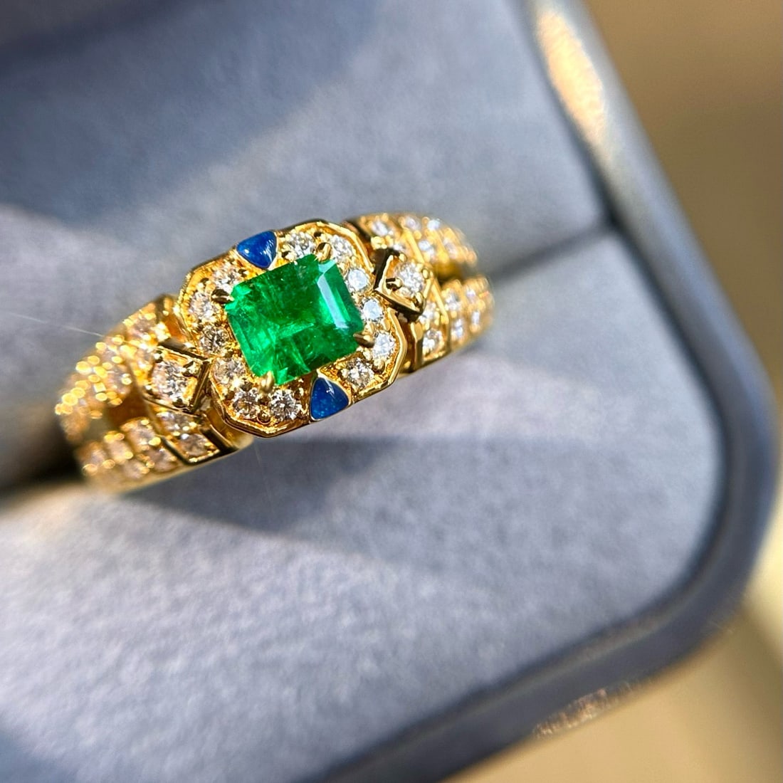 14k Gold 0.77 Ctw Natural Emerald & Diamond Ring - 2