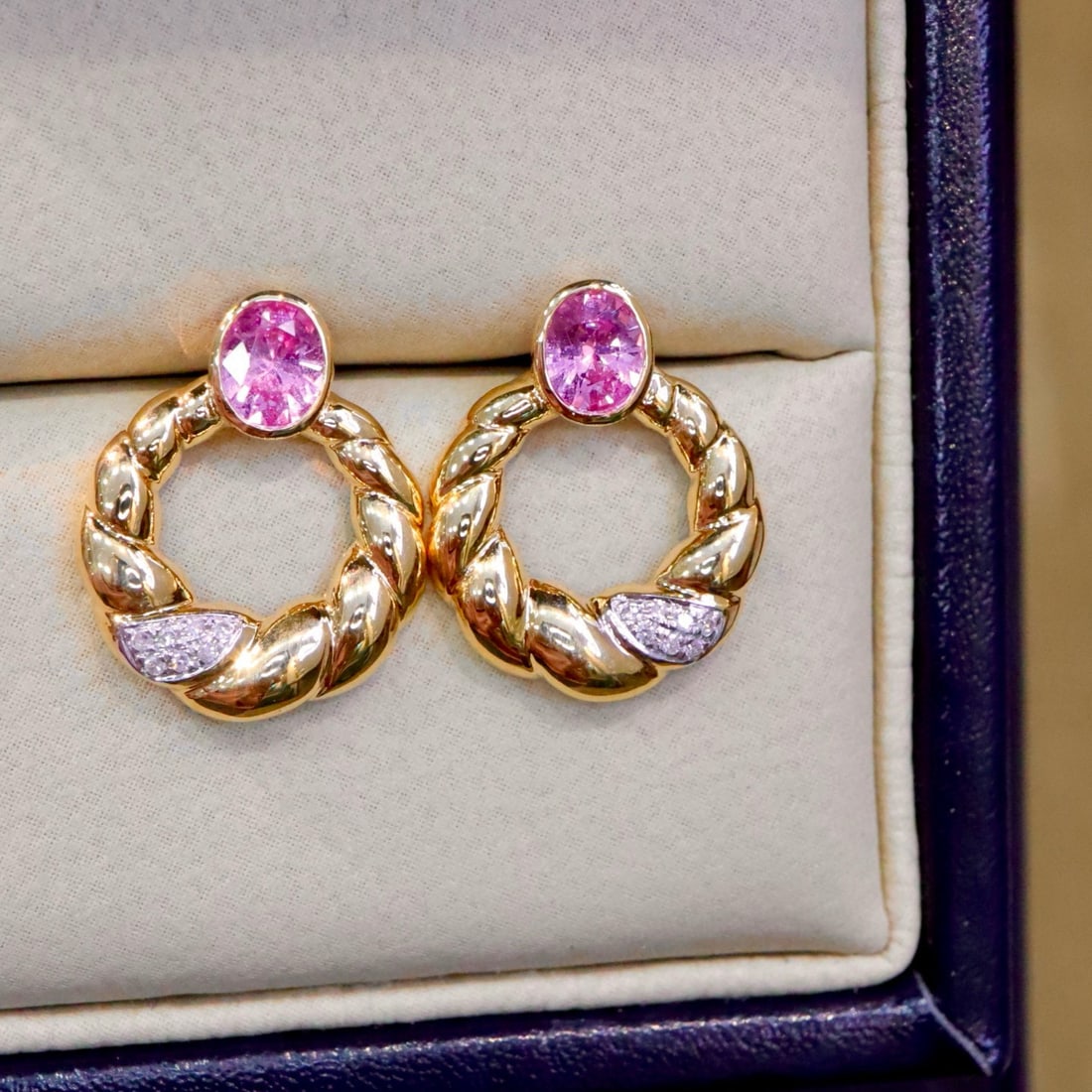 14k Gold 0.79 Ctw Natural Sapphire & Diamond Earrings: Ref:230987224 // gold content:14k gold // main gemstone:sapphire // shape:oval // carat weight:0. 75ct // color:pink // treatment:natural // cut grade:g // // adjacent gemstone 2 : diamond //