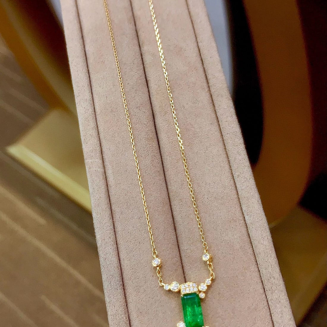 14k Gold 1.15 Ctw Natural Emerald & Diamond Pendant( Without Chain ) - 4